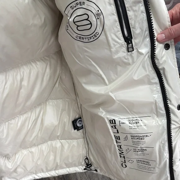 Aritzia Superpuff Glossy White - Picture 4 of 4